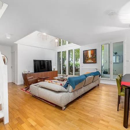 Daire Duplex Avec Vue Sur La Garonne Bordeaux